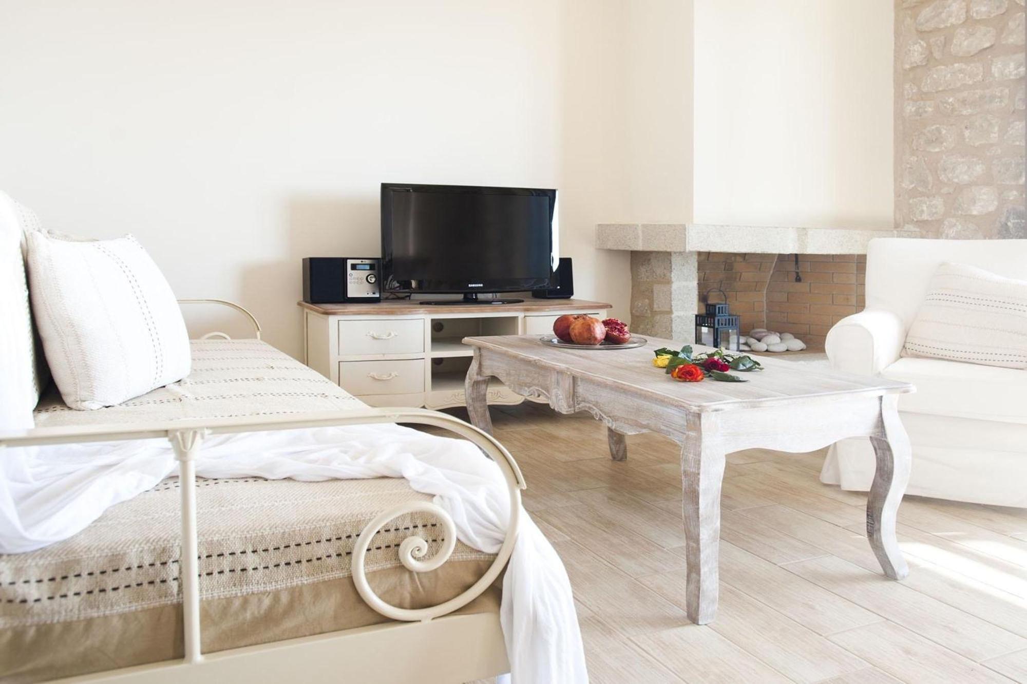 Poliana Estate Villas Riglia Экстерьер фото