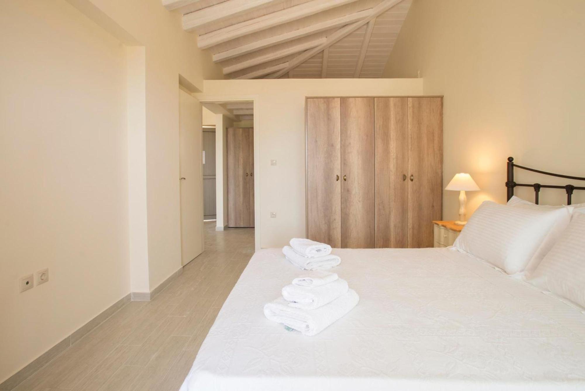 Poliana Estate Villas Riglia Экстерьер фото